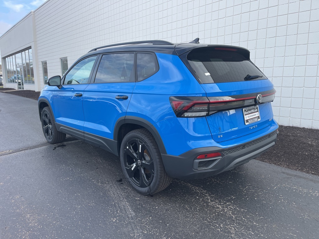2025 Volkswagen Taos SE photo 3