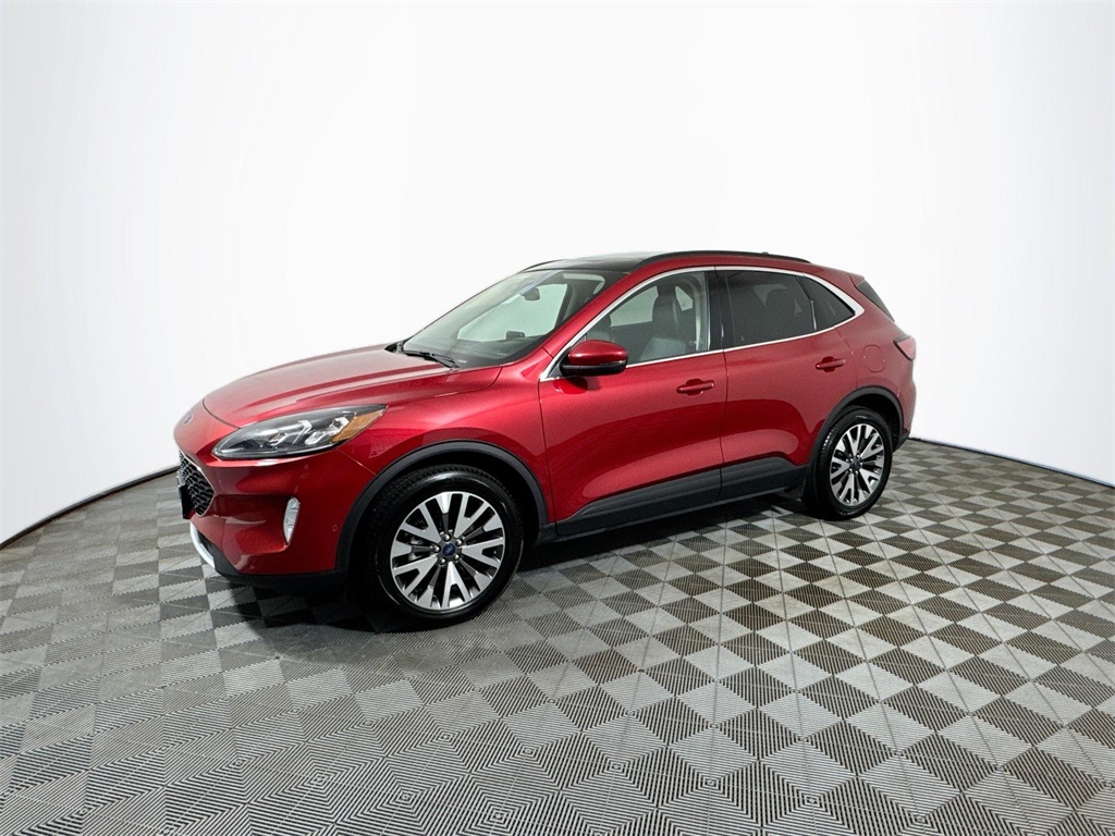 2020 Ford Escape Titanium photo 2