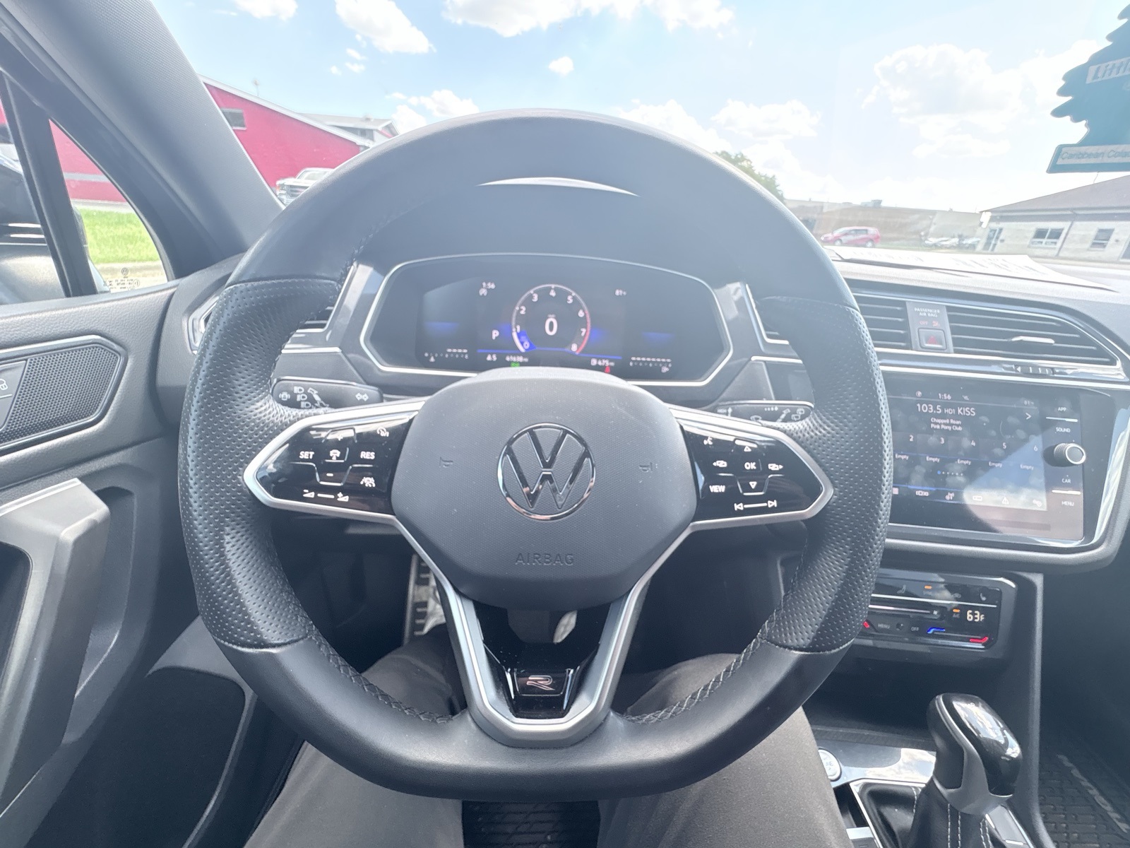 2023 Volkswagen Tiguan SE R-Line Black photo 18