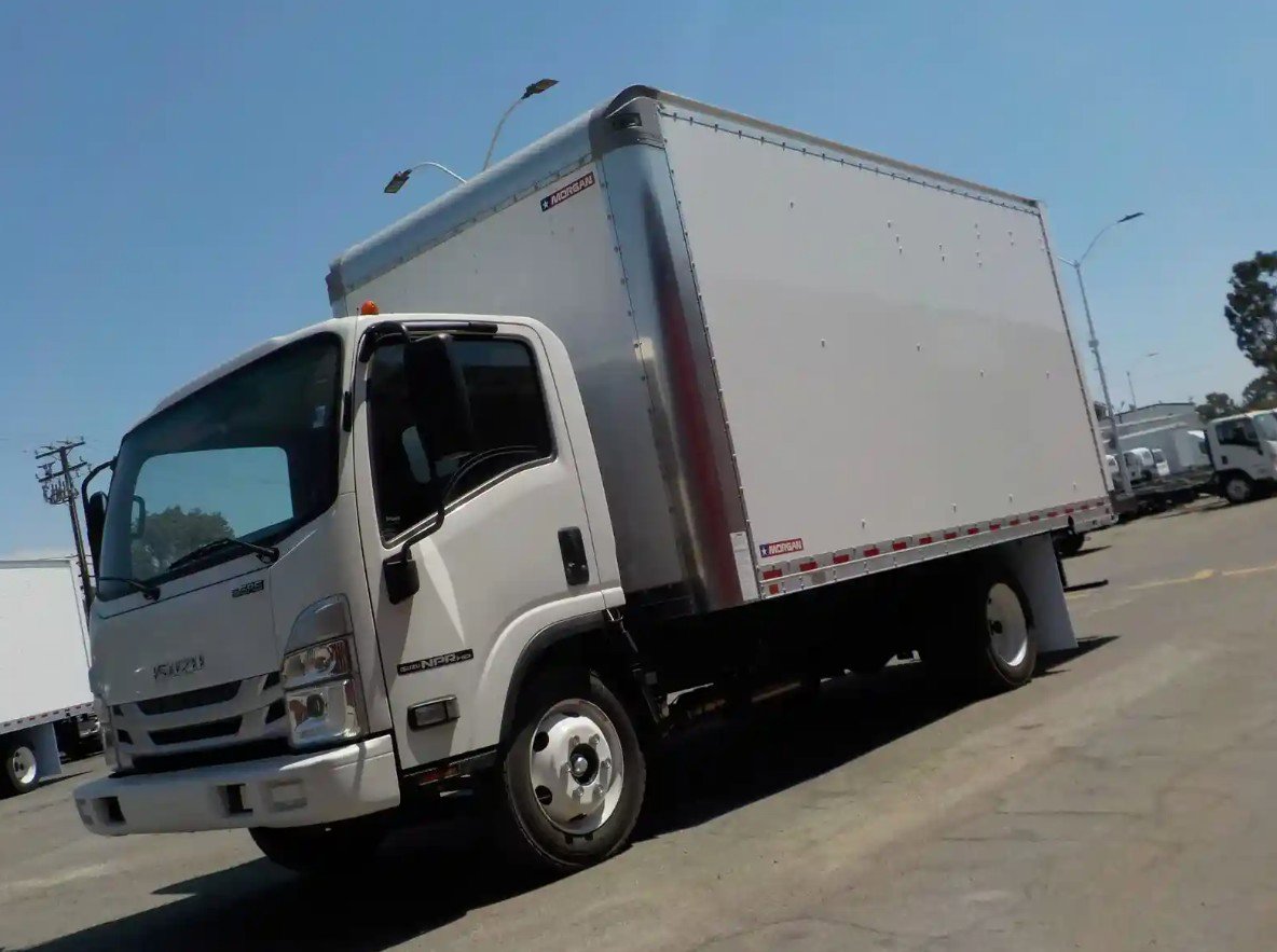 2024 Isuzu NRR Standard photo 4