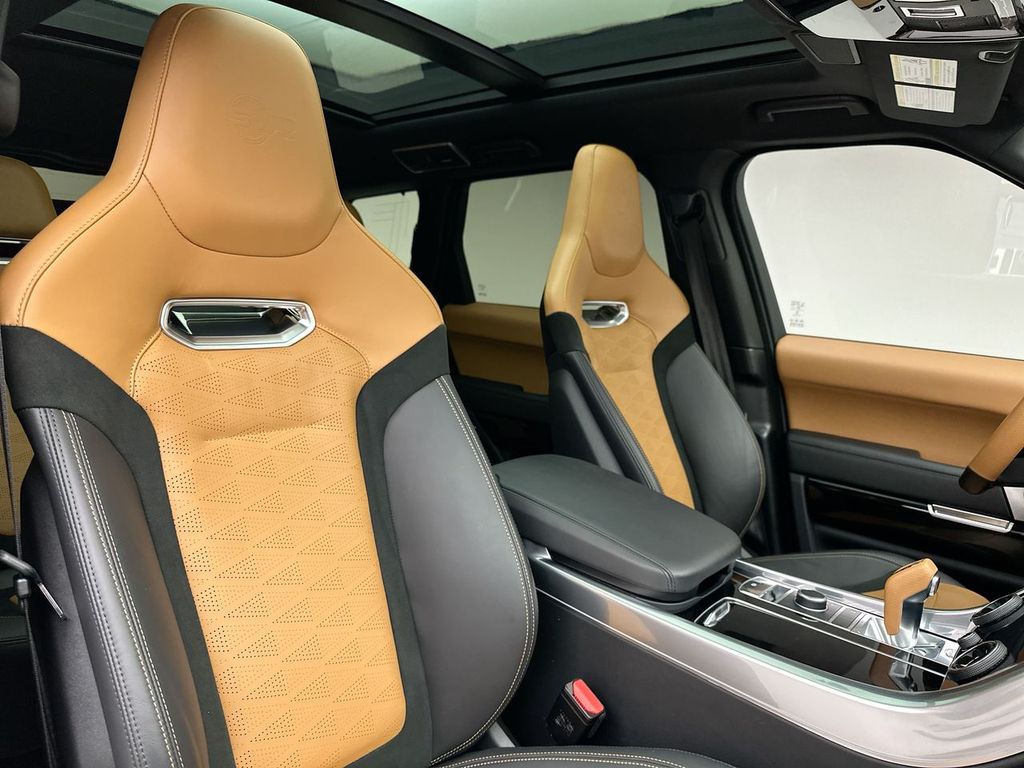 2022 Land Rover Range Rover Sport SVR photo 14