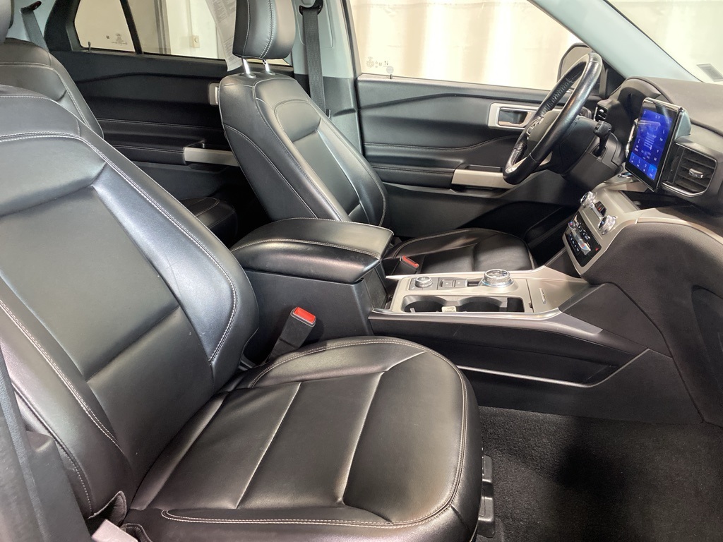 2022 Ford Explorer XLT photo 6