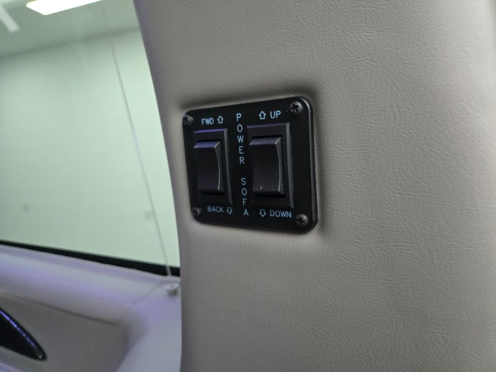 2023 Gmc Savana 2500 Cargo photo 6