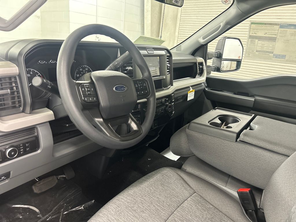 2026 Ford F-250 XL photo 4