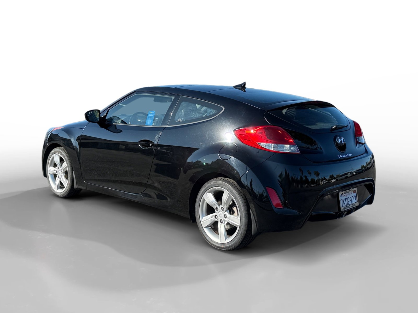 2014 Hyundai Veloster Base photo 2