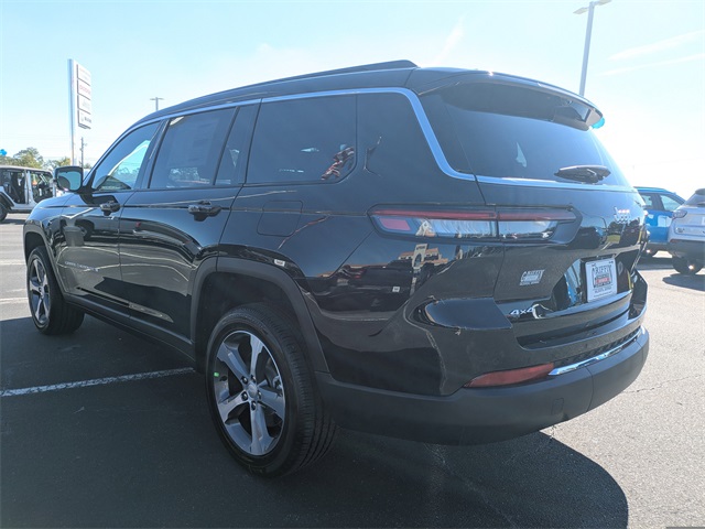 2025 Jeep Grand Cherokee Limited photo 4