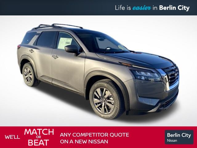 2025 Nissan Pathfinder SV's photo