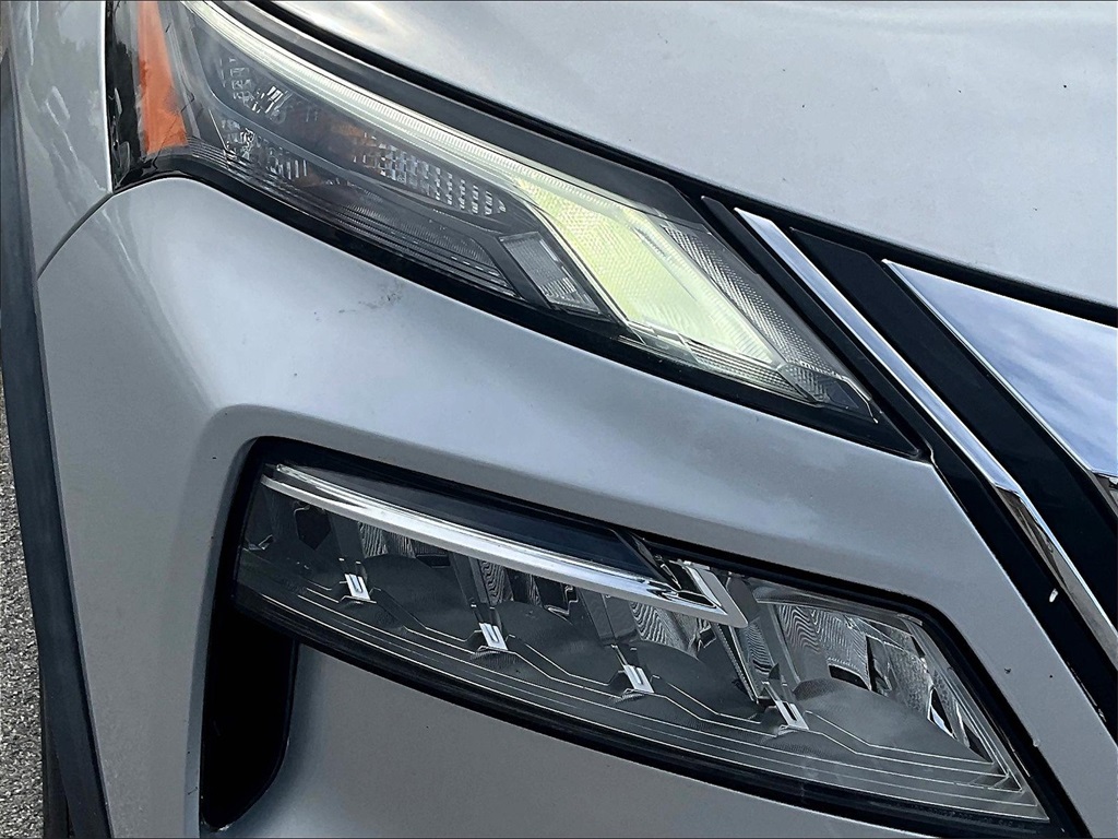 2021 Nissan Rogue SV photo 29