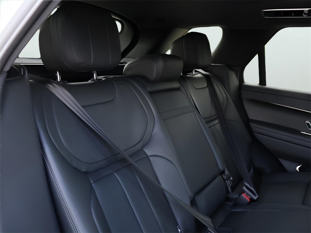 2025 Land Rover Range Rover Sport SE photo 13