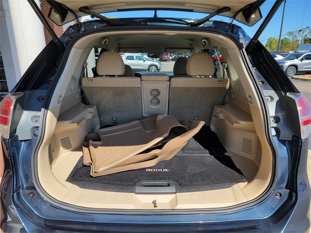 2016 Nissan Rogue SV photo 32