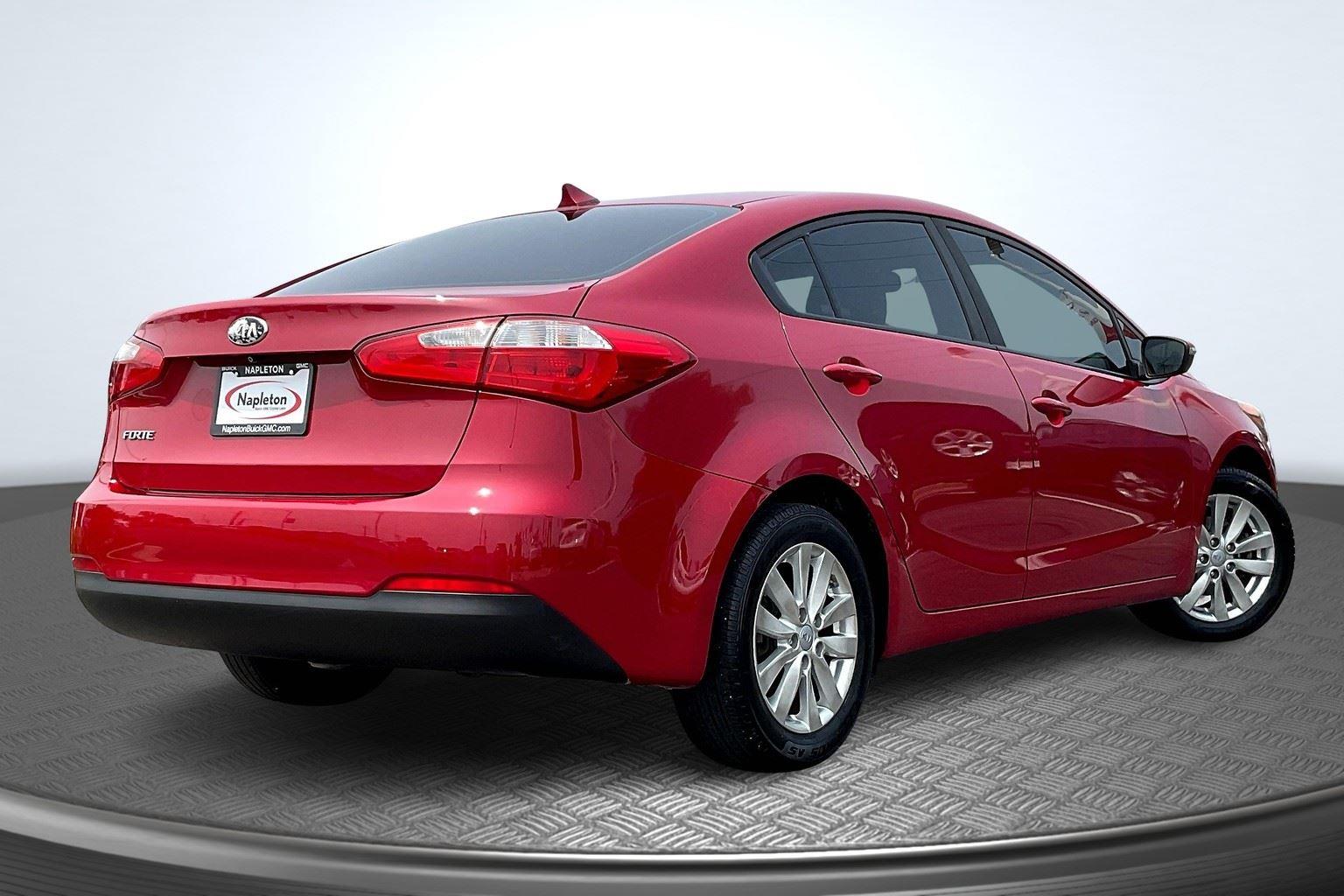 Used 2016 Kia Forte LX with VIN KNAFX4A69G5580293 for sale in Crystal Lake, IL