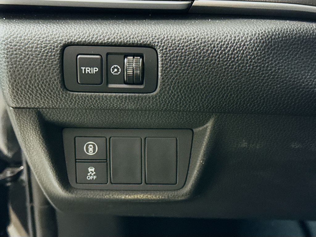 2019 Honda Accord LX 1.5T photo 10