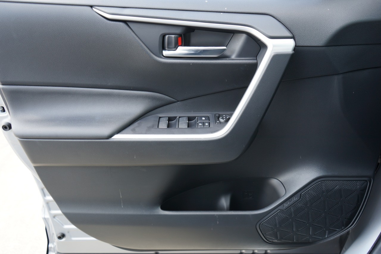 2023 Toyota RAV4 Prime SE photo 16