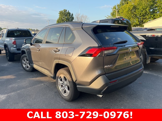 2023 Toyota RAV4 XLE photo 2