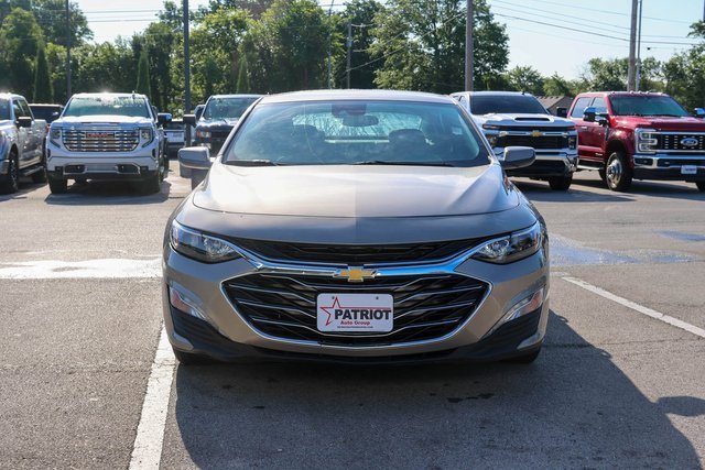 2025 Chevrolet Malibu 1LT photo 2