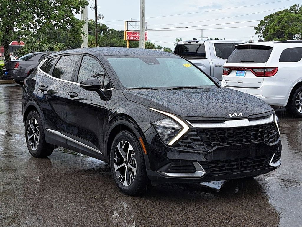 2023 Kia Sportage EX photo 3