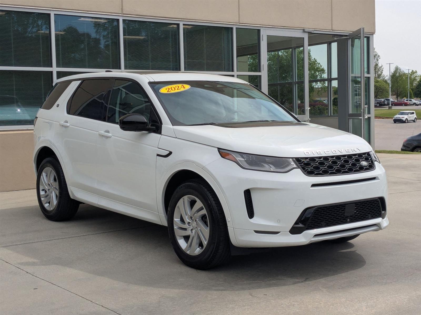 2024 Land Rover Discovery Sport S photo 3