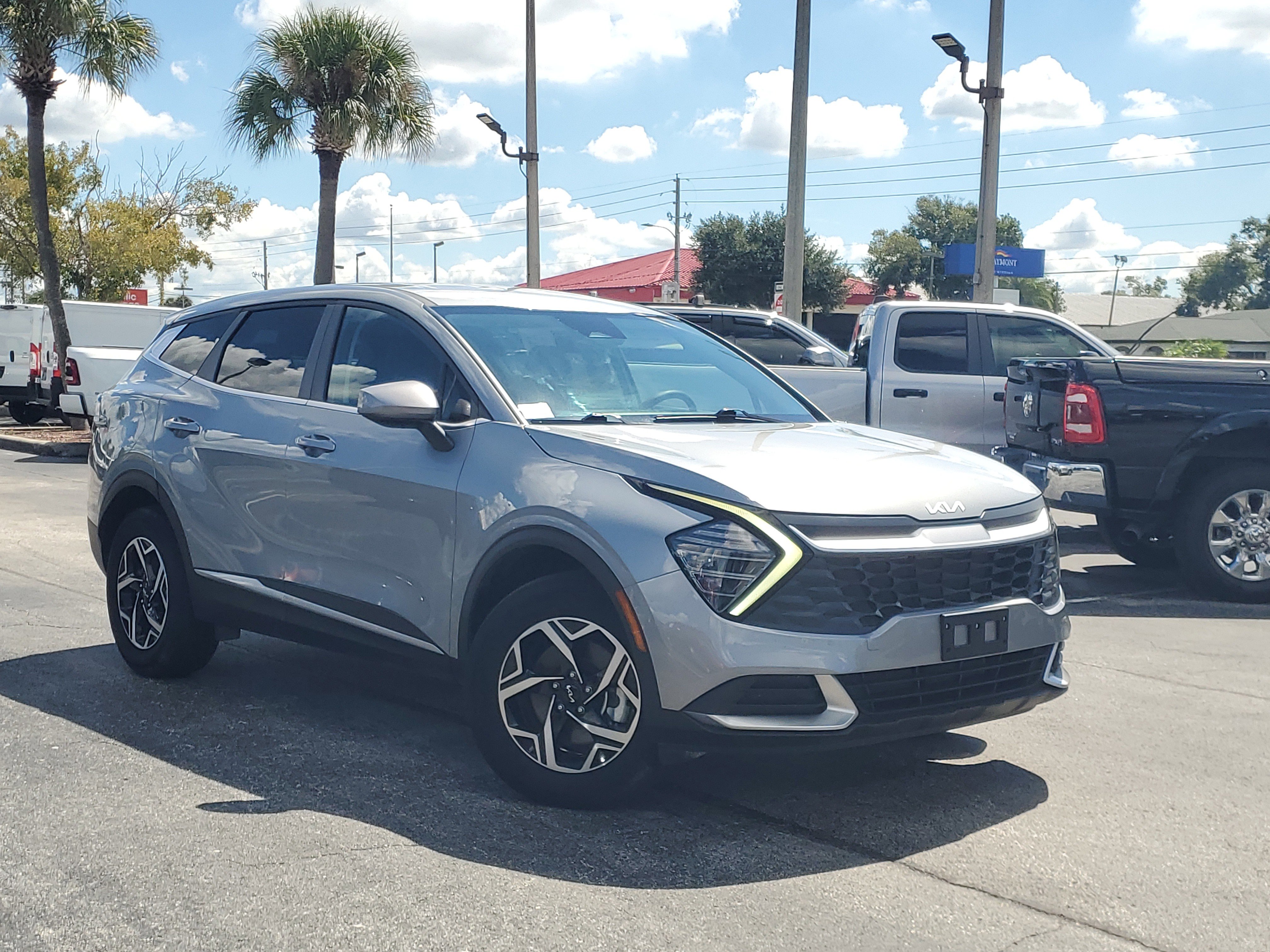 2024 Kia Sportage LX's photo