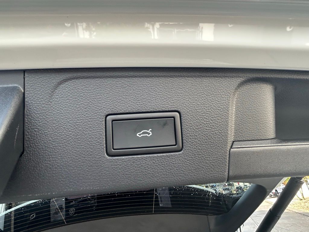 2025 Volkswagen Atlas Peak Edition SE photo 36