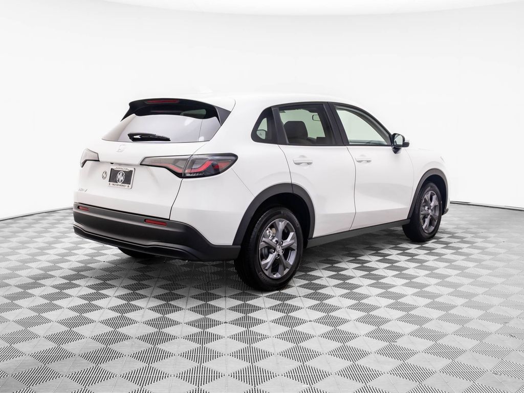2026 Honda HR-V LX photo 2