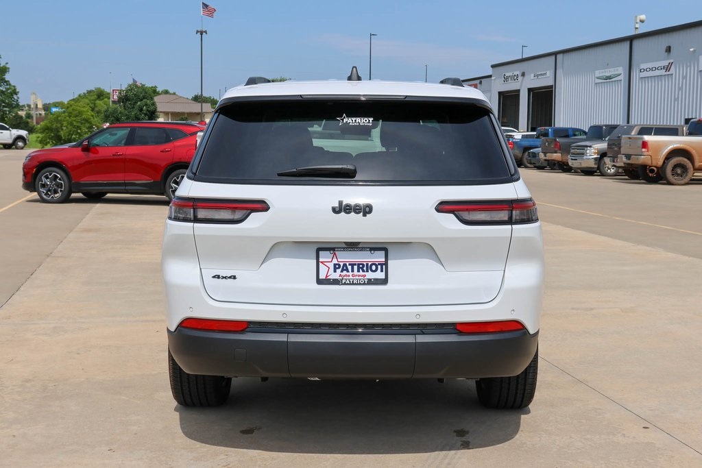 2025 Jeep Grand Cherokee Altitude X photo 4