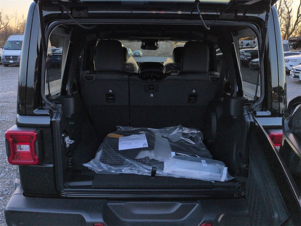 2026 Jeep Wrangler Sahara photo 4