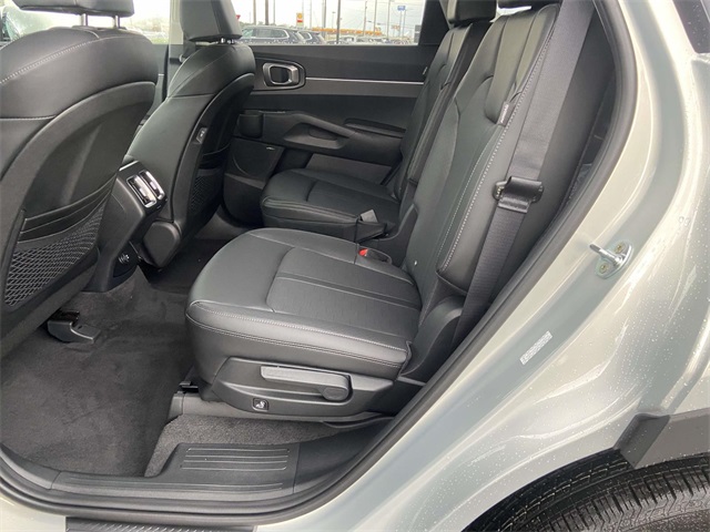 2026 Kia Sorento EX photo 3