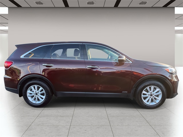 2020 Kia Sorento LX photo 2