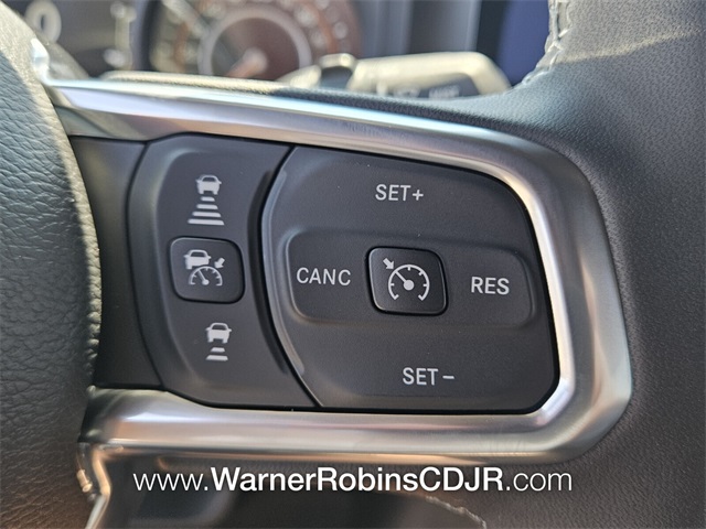 2025 Jeep Wrangler Sahara photo 22