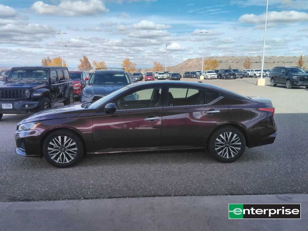 2024 Nissan Altima SV