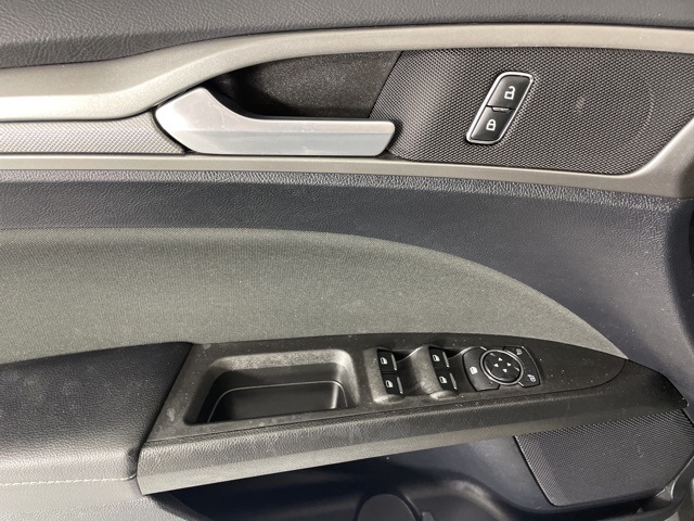 2020 Ford Fusion SE photo 18