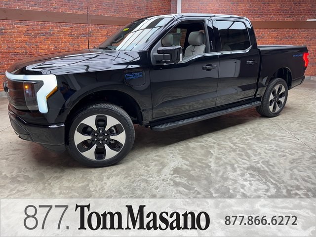 2025 Ford F-150 Lightning Platinum's photo