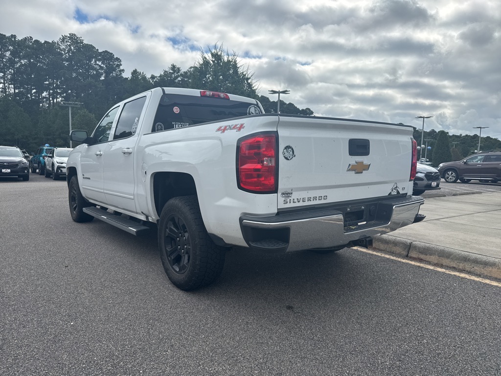 2017 Chevrolet Silverado 1500 LT photo 2