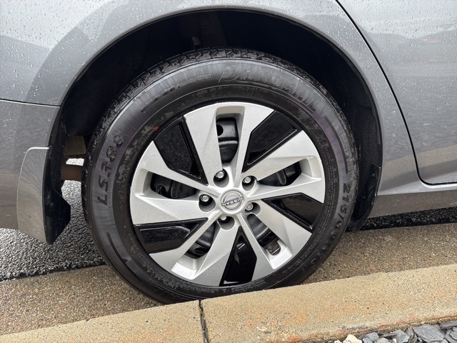 2024 Nissan Altima 2.5 S photo 9