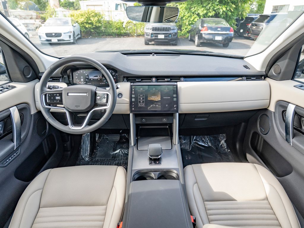 2024 Land Rover Discovery Sport S photo 16