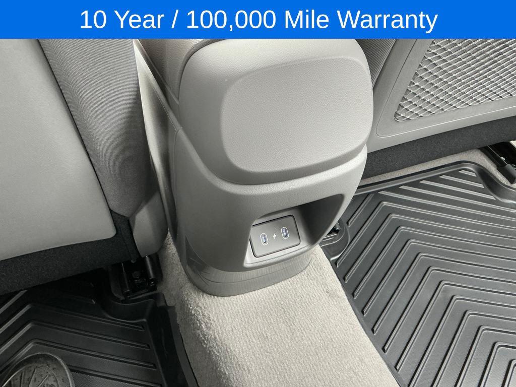 2025 Hyundai Elantra SEL Convenience photo 3