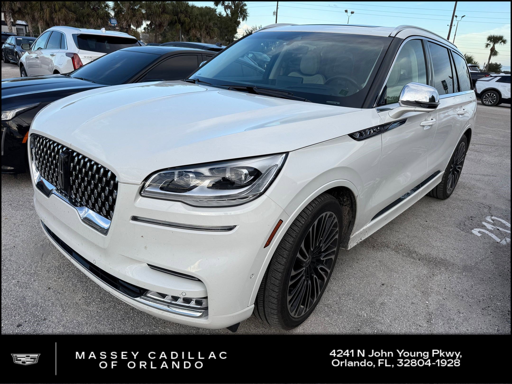 2022 Lincoln Aviator Black Label's photo