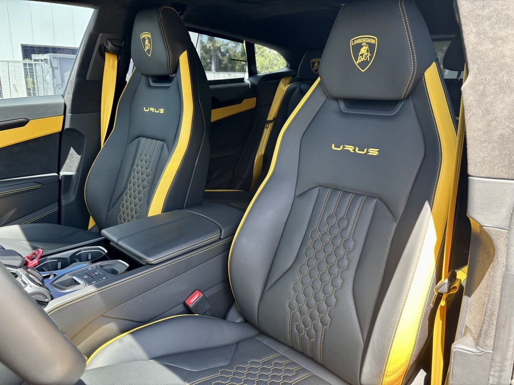 2024 Lamborghini Urus S photo 14