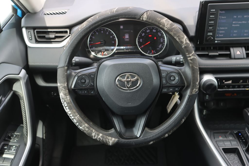2020 Toyota RAV4 LE photo 11