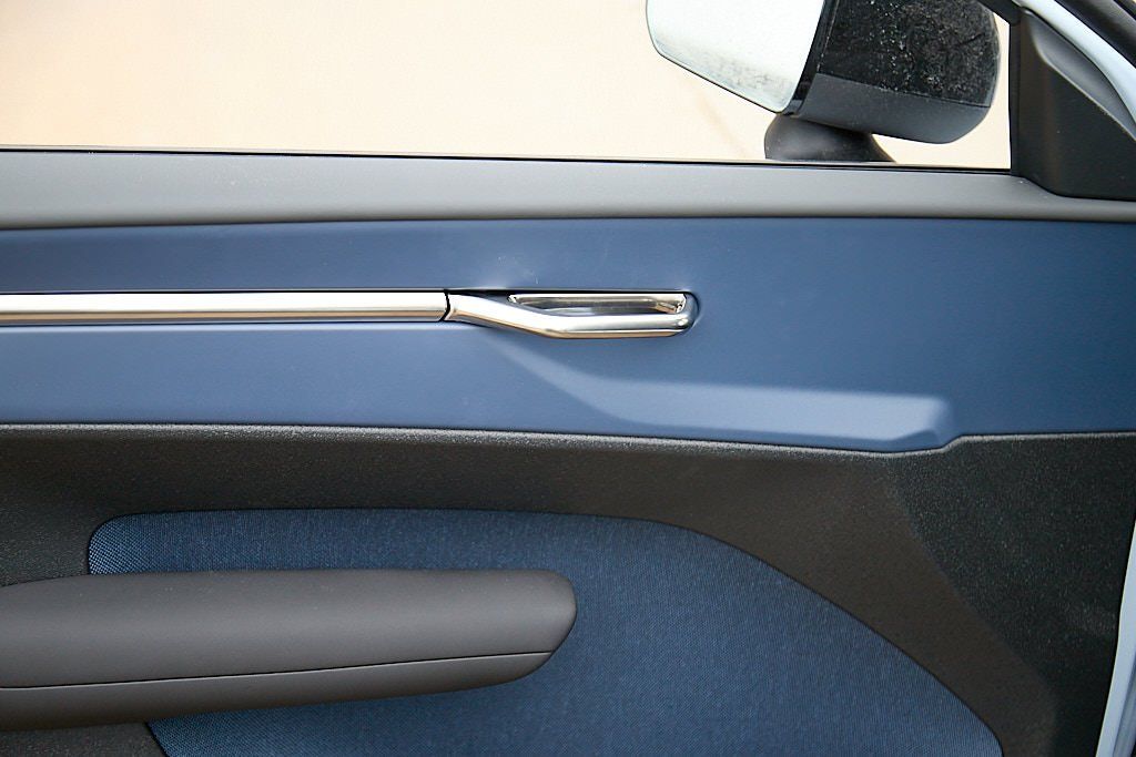 2026 VOLVO EX30 CC - Image 10