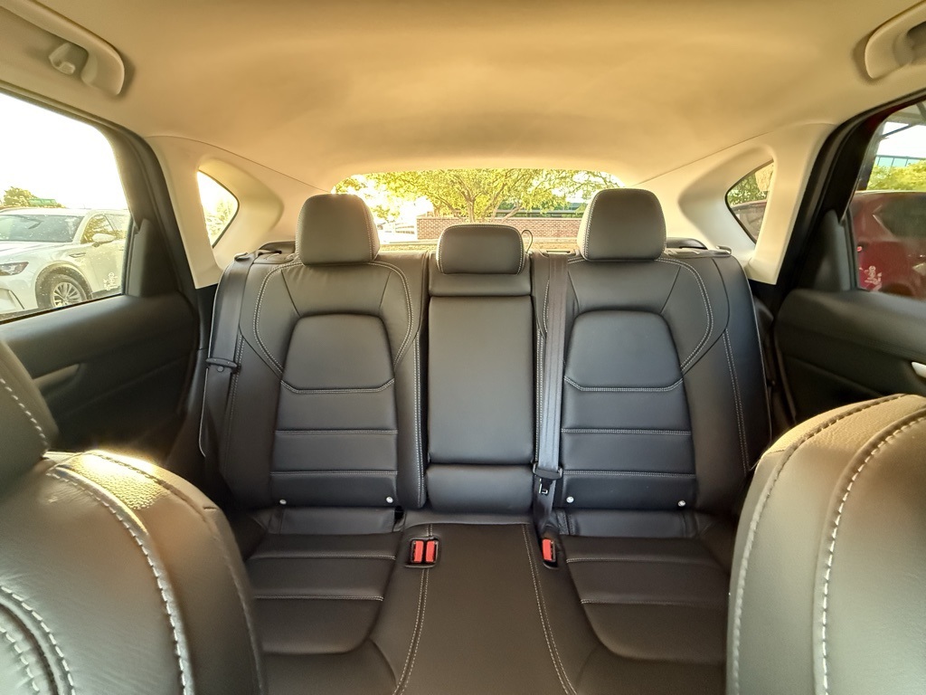 2025 Mazda CX-5 2.5 S Preferred photo 5