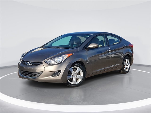 2013 Hyundai Elantra GLS's photo