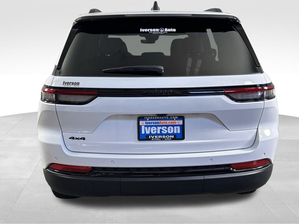 2025 Jeep Grand Cherokee Laredo X photo 5