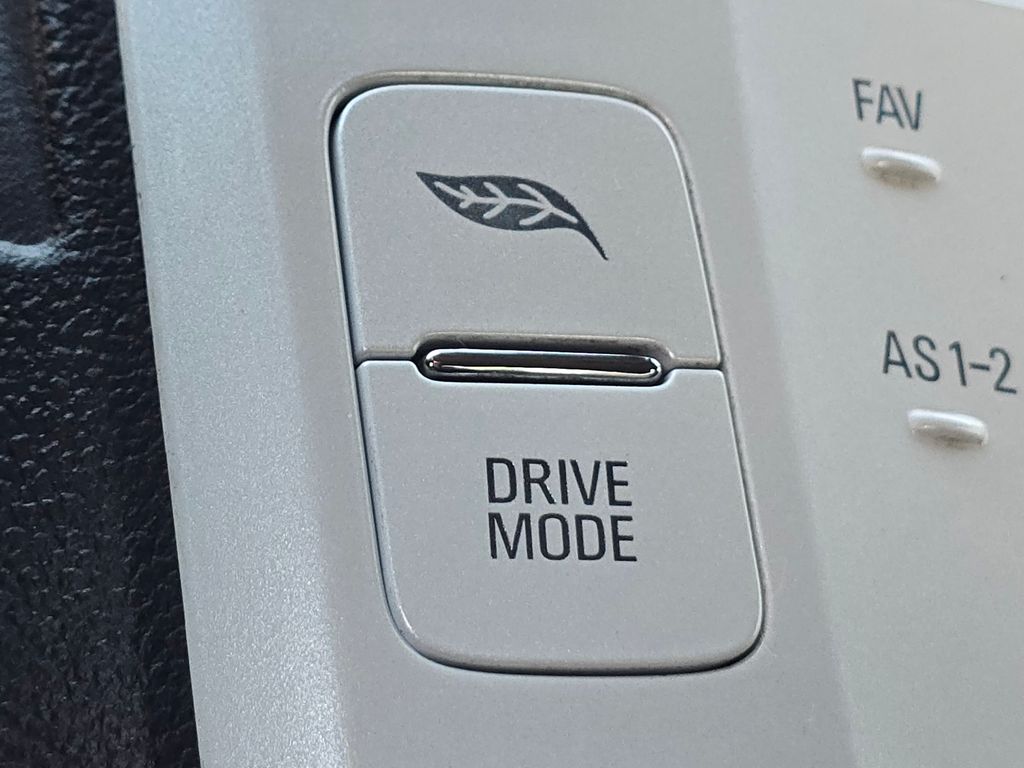 2013 Chevrolet Volt Base photo 15
