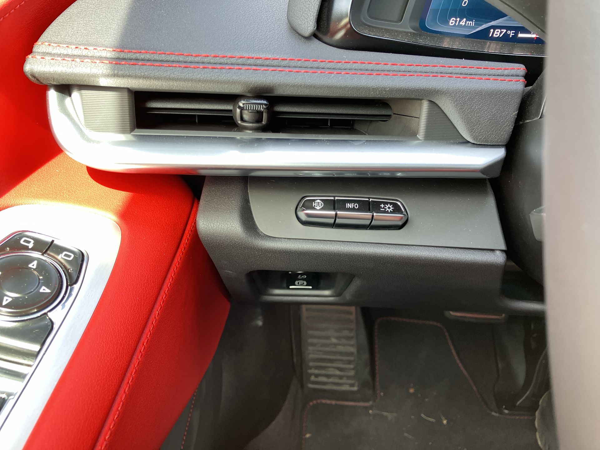 2023 Chevrolet Corvette Stingray 2LT photo 9