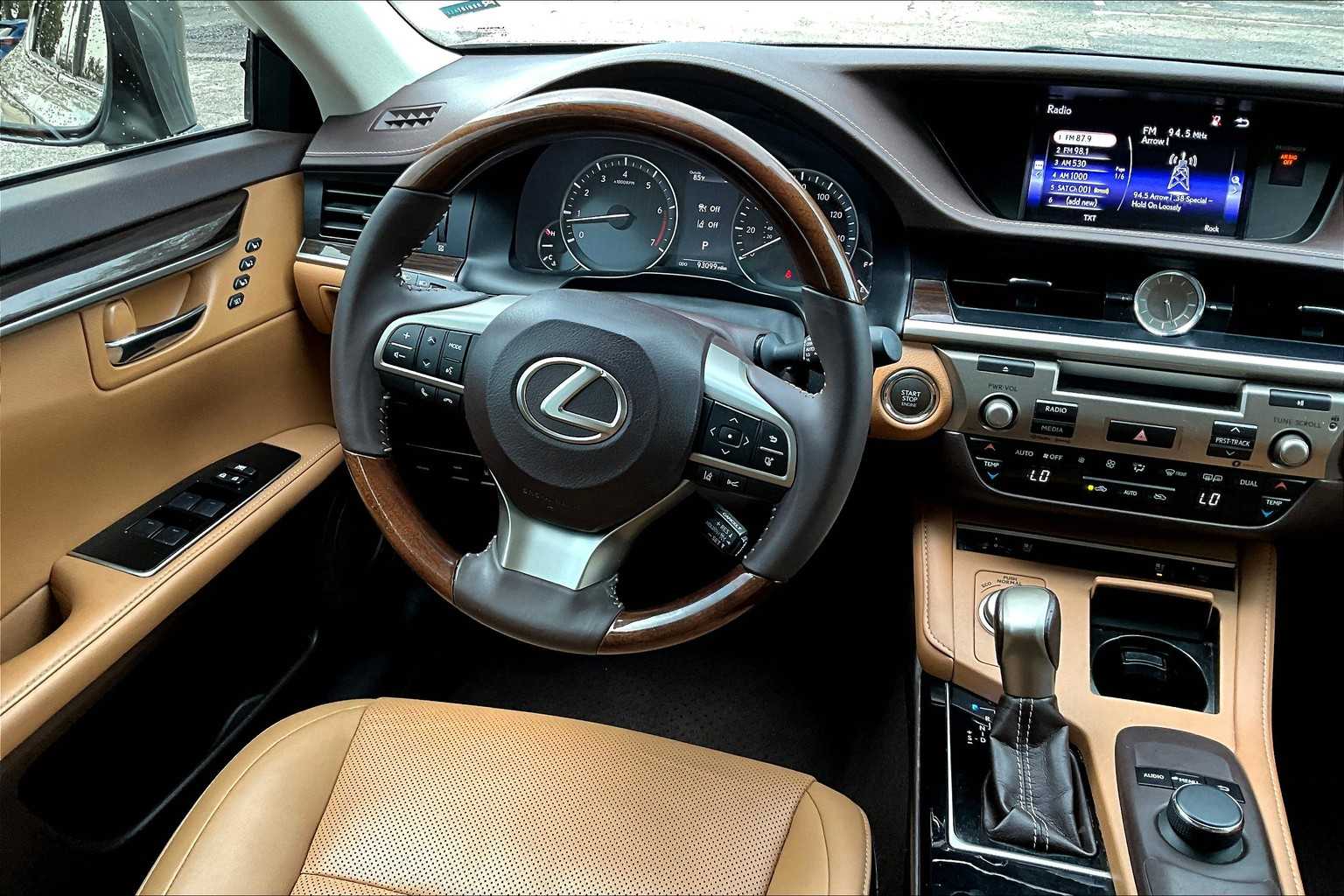 2017 Lexus ES 350 photo 5