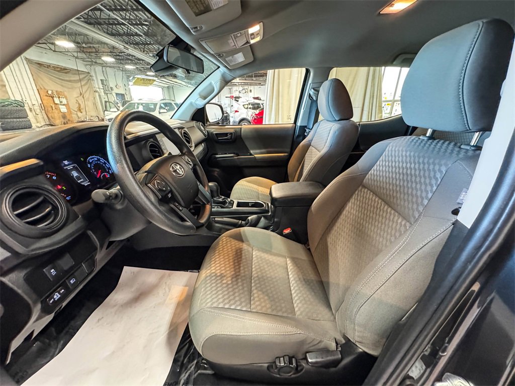 2022 Toyota Tacoma SR V6 photo 17