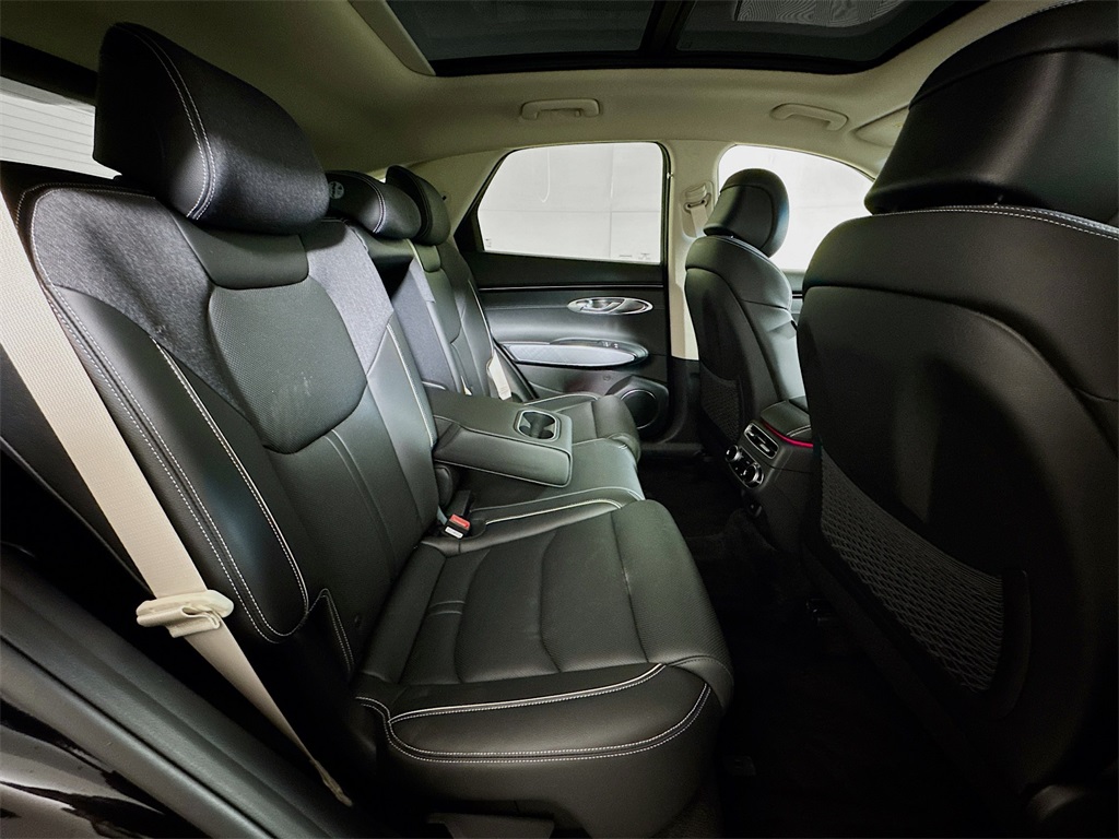 2023 Genesis Electrified GV70 Advanced photo 16