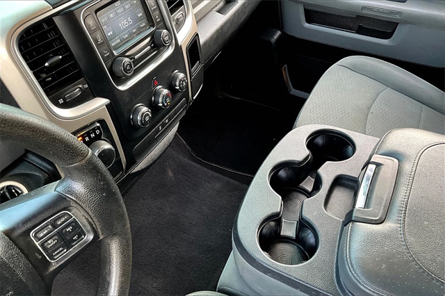 2015 Ram 1500 SLT photo 18