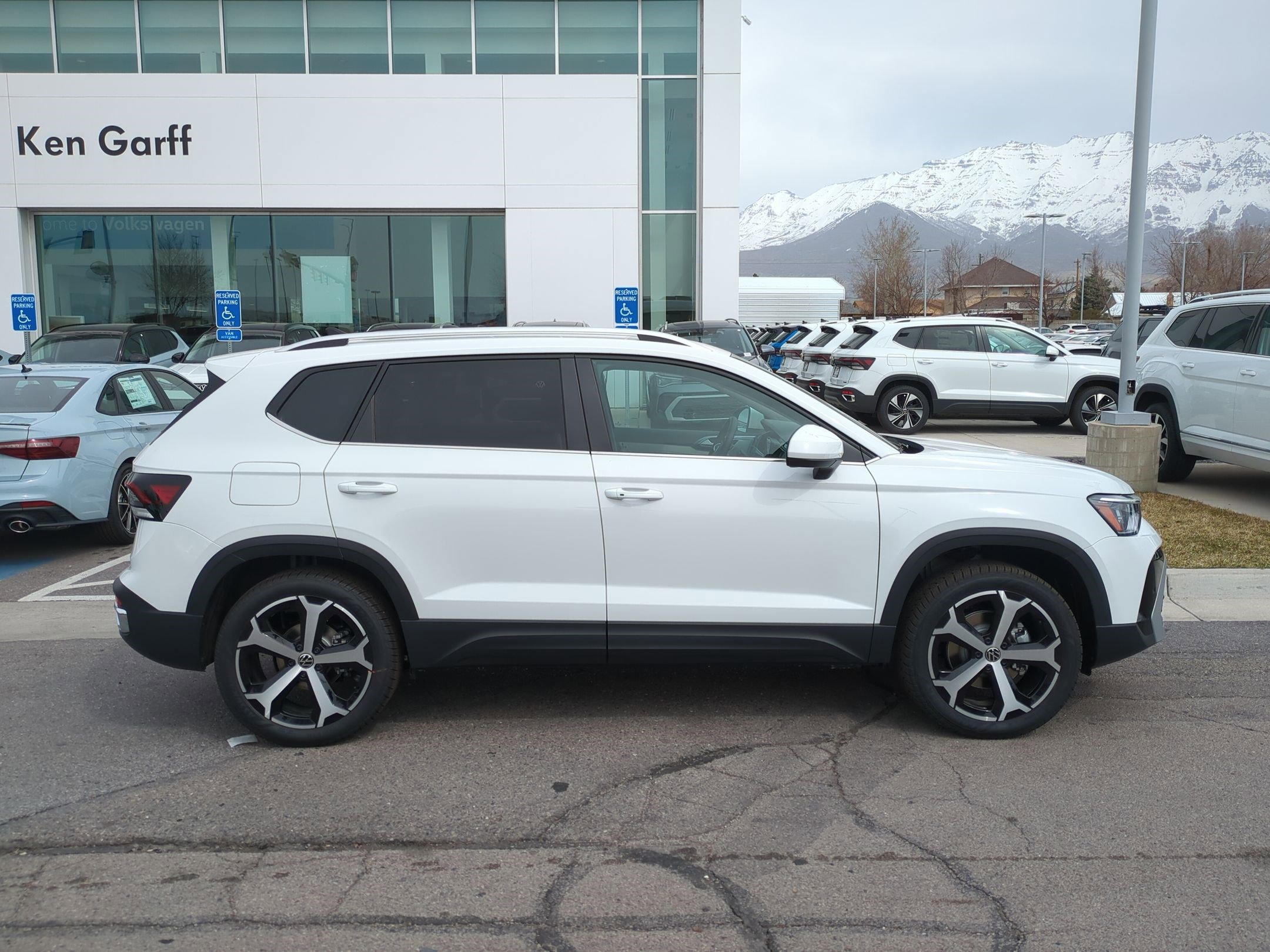 2025 Volkswagen Taos SEL photo 2